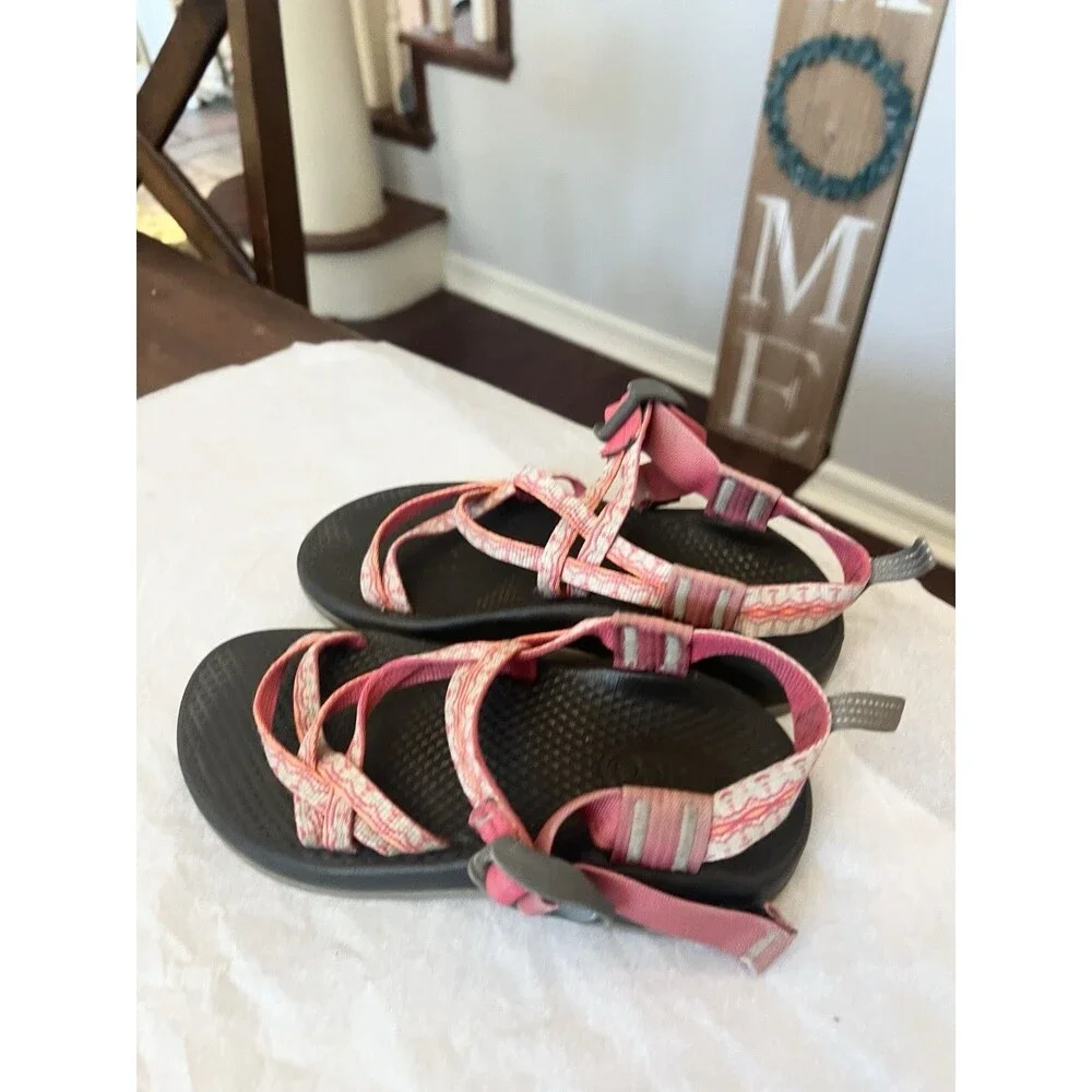 CHACO ZX2 Girl's Size 1 Waterproof Sports Sandals Pink Aztec Comfort Hiking
